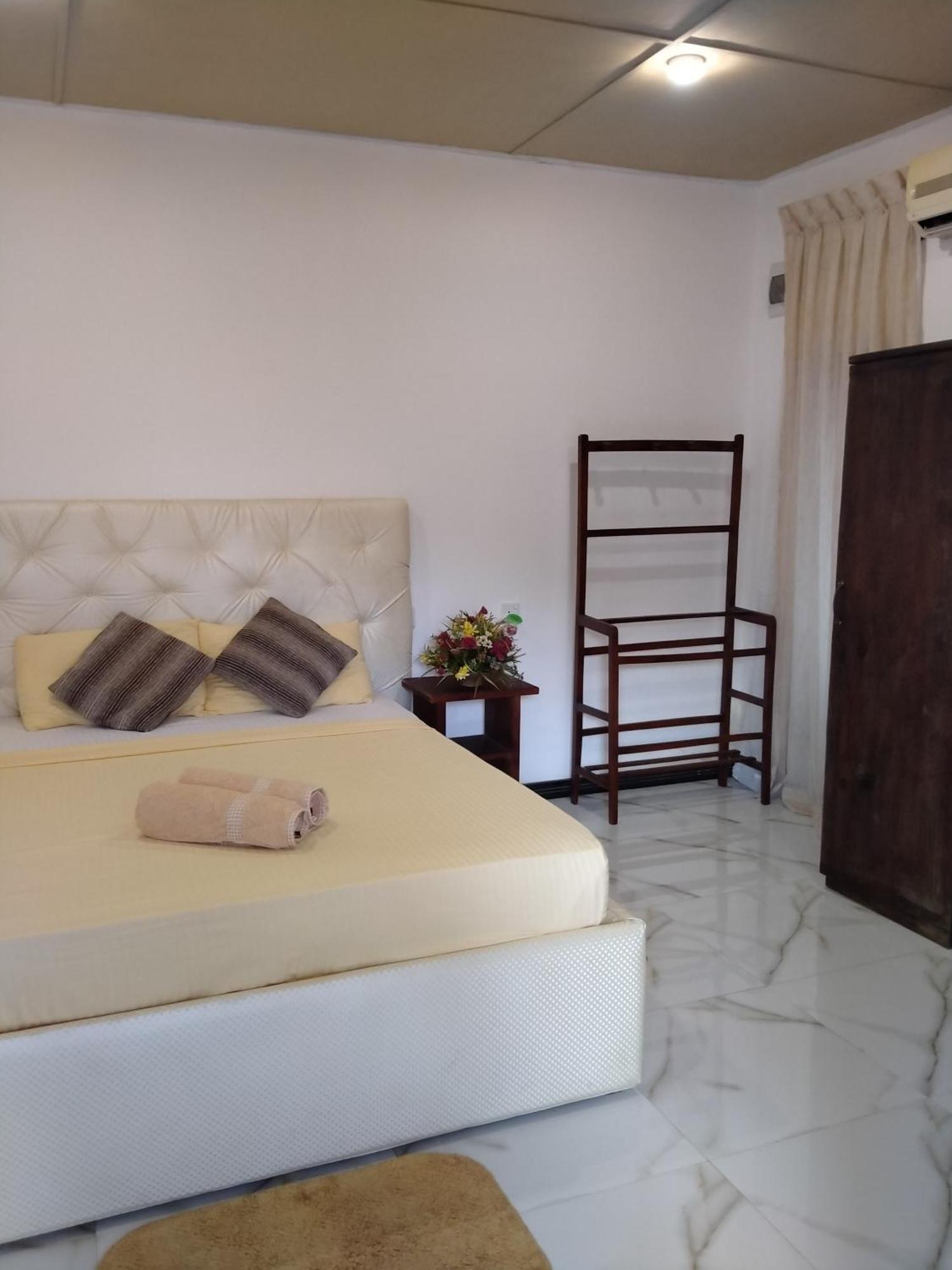 Living Home نيجومبو الغرفة الصورة