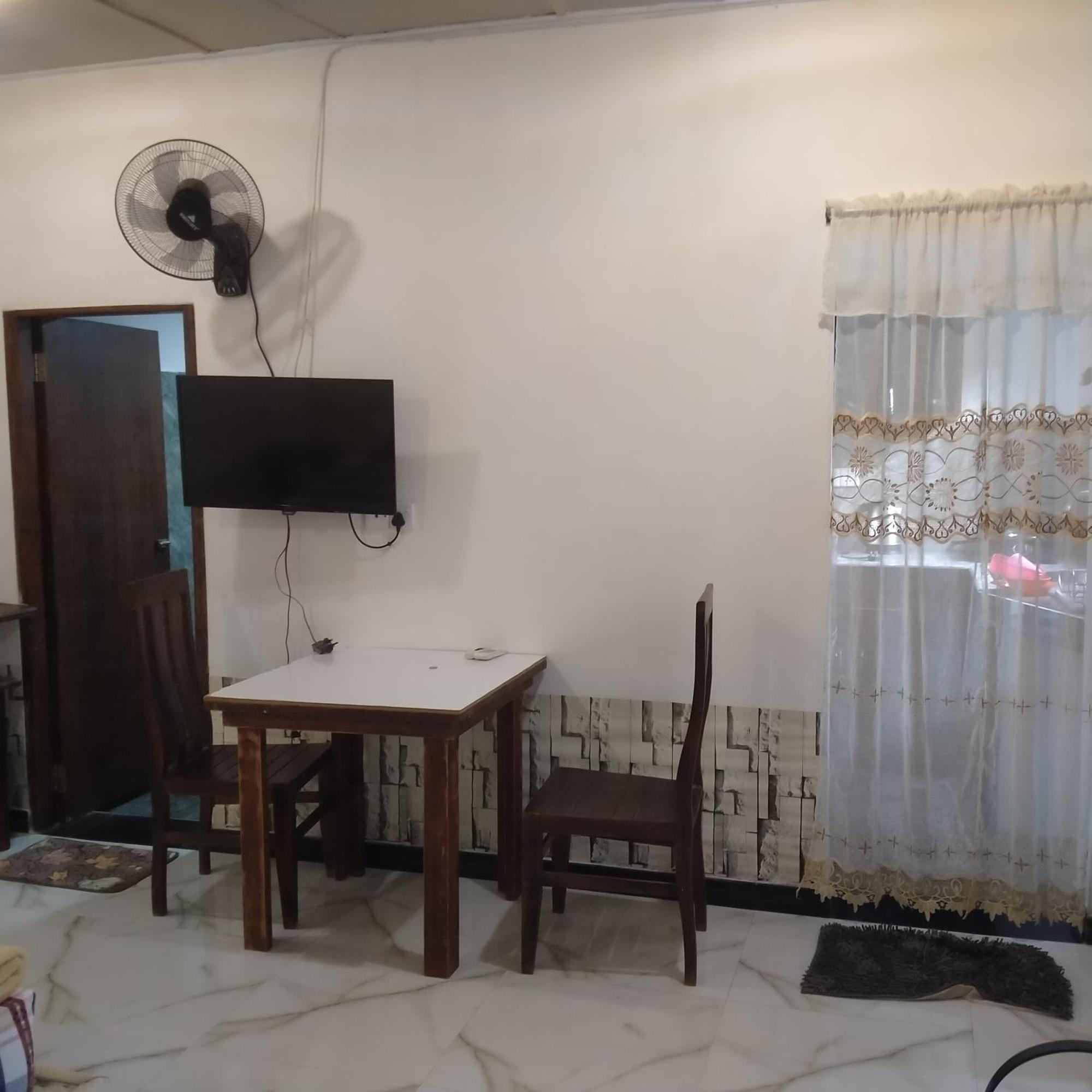 Living Home نيجومبو الغرفة الصورة