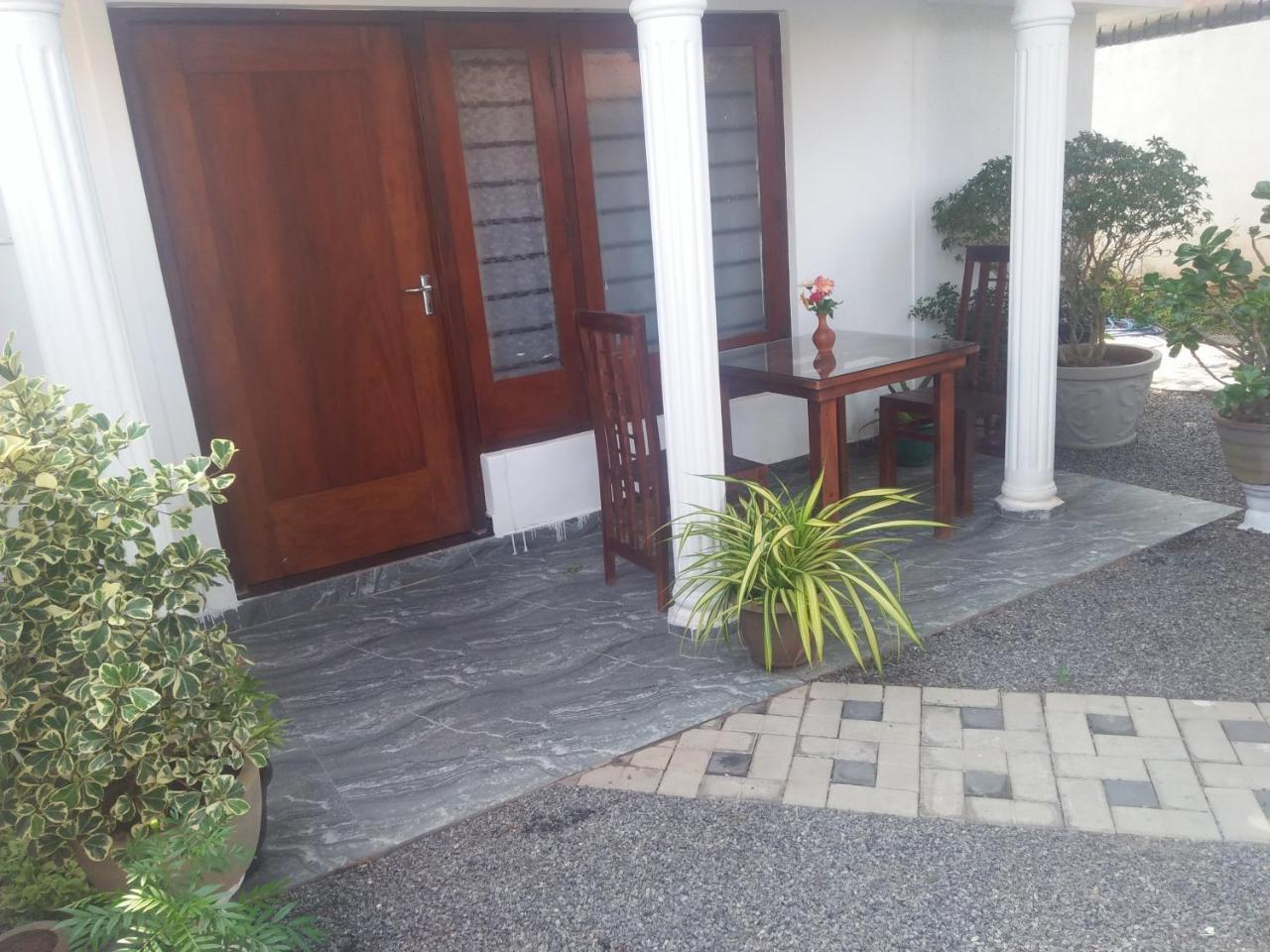 Living Home نيجومبو المظهر الخارجي الصورة